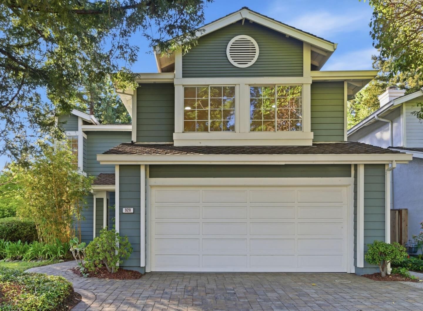 Property Photo: 928 Knightsbridge Lane CA 94061