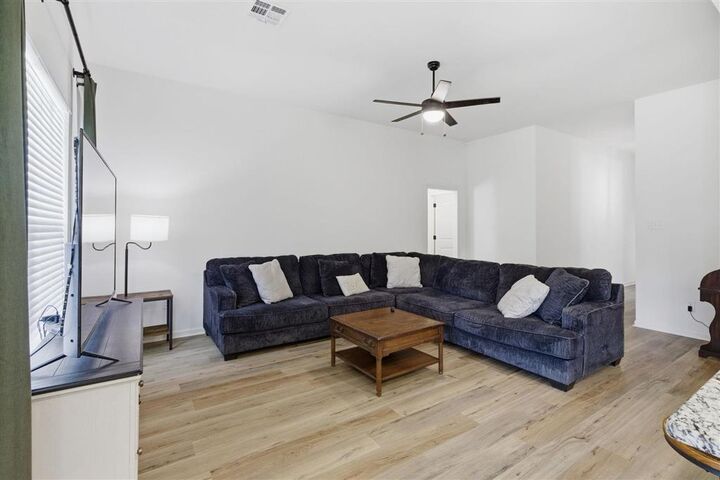 Property Photo:  1832 Park Place  LA 70607 