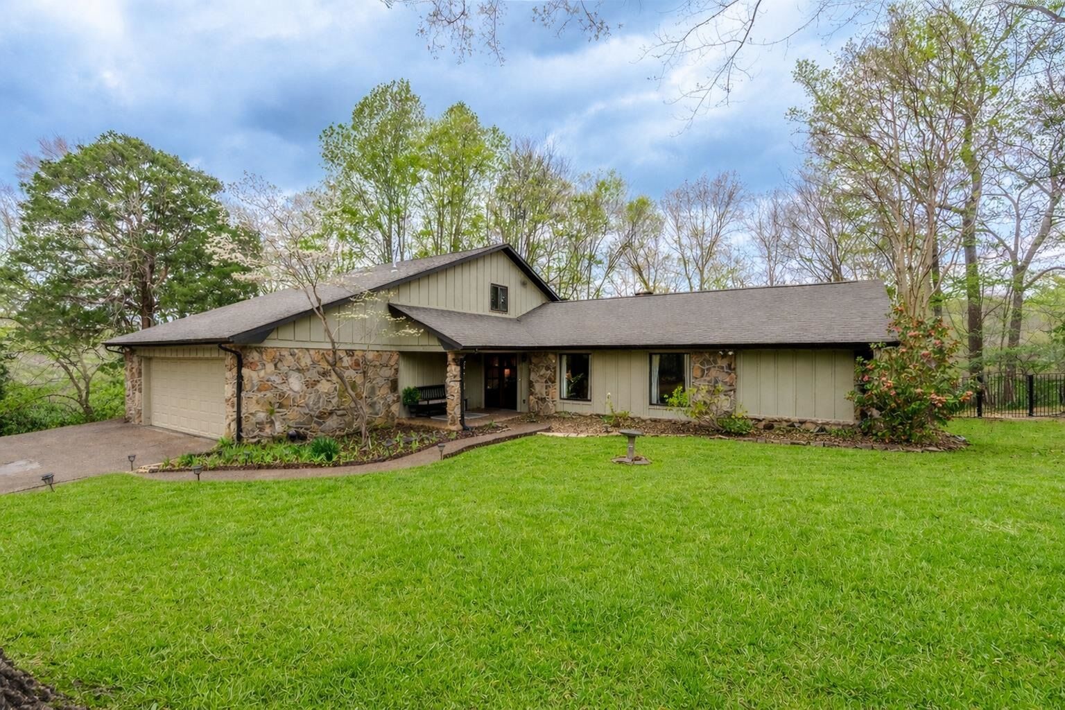Property Photo:  314 Doubletree Ln  AL 35634 