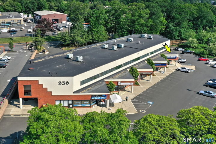 Property Photo:  236 Boston Post Road 1  CT 06477 