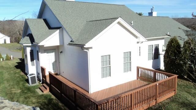 Property Photo:  5 Pondview Circle 5  CT 06403 