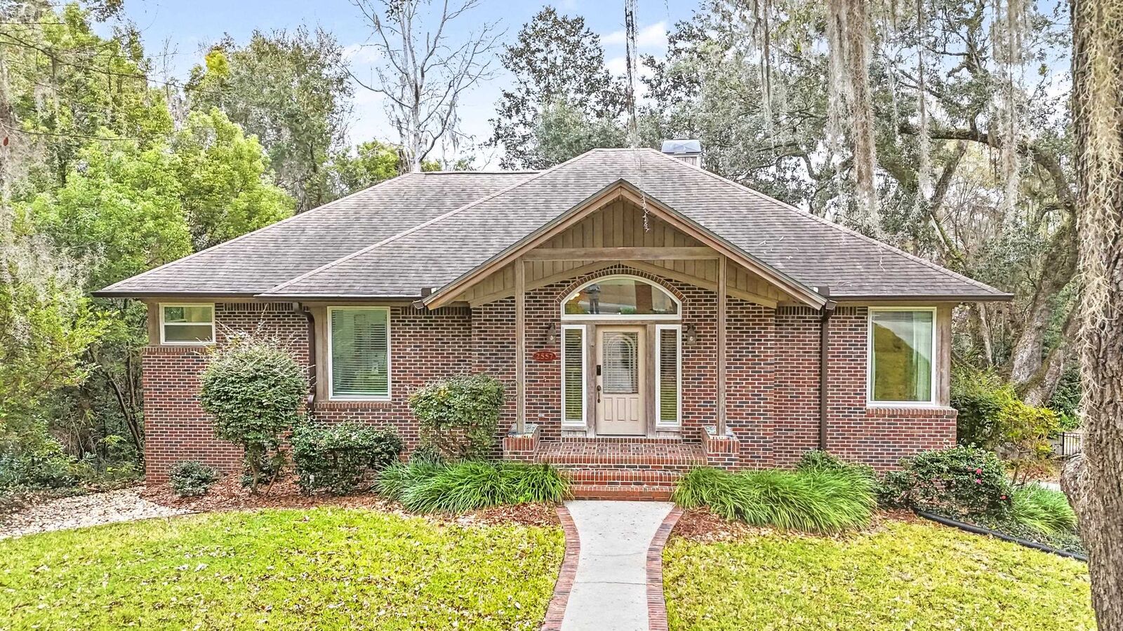 Property Photo: 2557 Noble Drive FL 32308