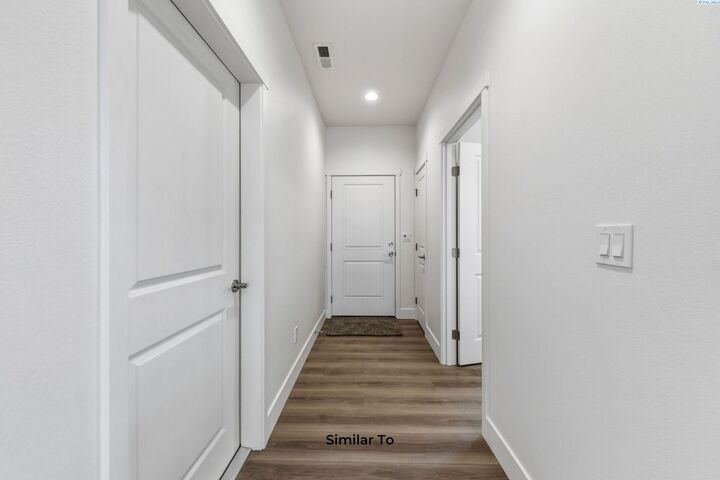 Property Photo:  222 N Dewberry Pl  WA 99336 