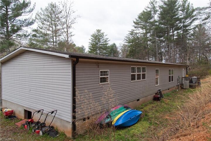 Property Photo:  4106 Congo Road  NC 28697 