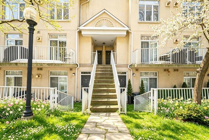 Property Photo: 28 Stadium Road 132 ON M5V 3P4