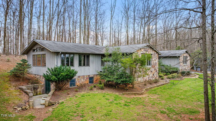 Property Photo:  5204 Foxfire Place  TN 37664 