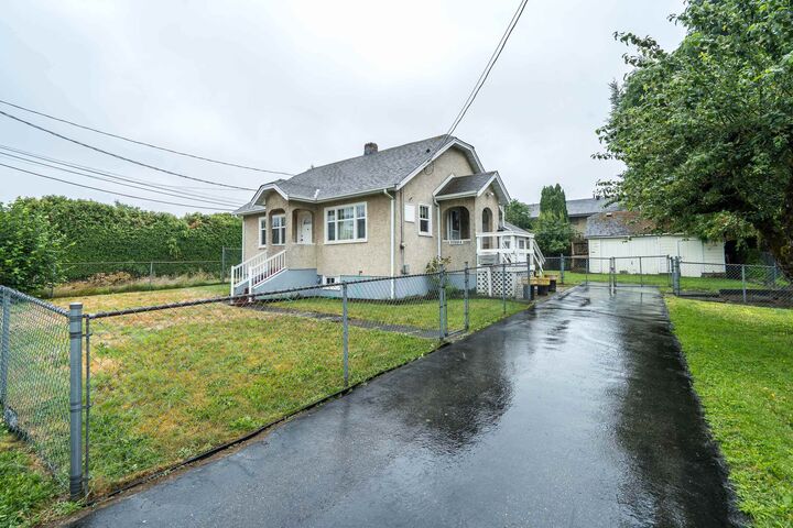 Property Photo: 33884 Mayfair Avenue BC V2S 1R2