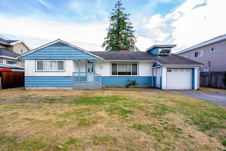 4064 Burke Street — photo 1