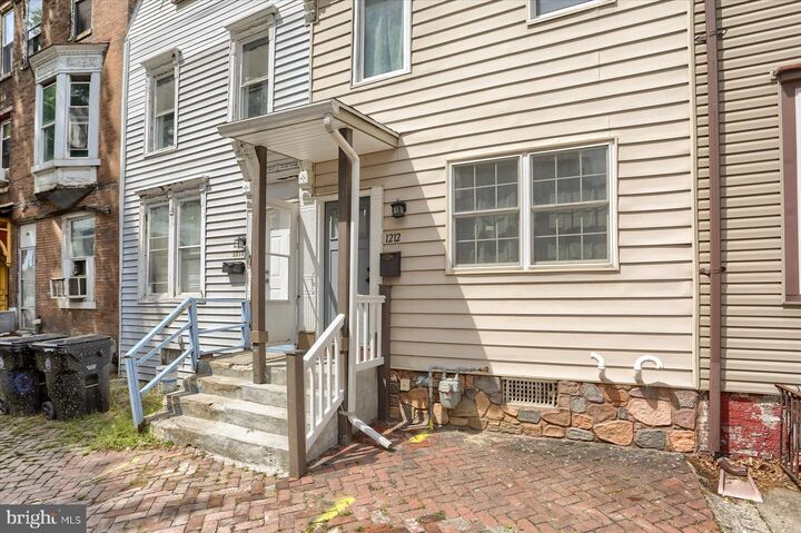 Property Photo:  1212 Derry Street  PA 17104 