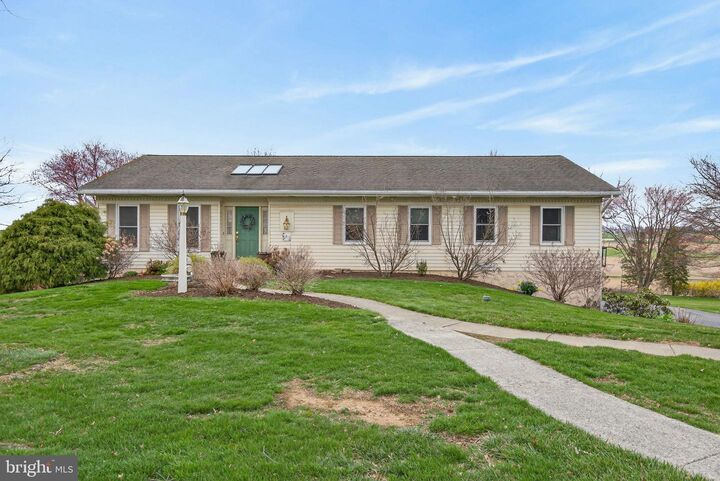 Property Photo:  579 Hi View Drive  PA 17543 