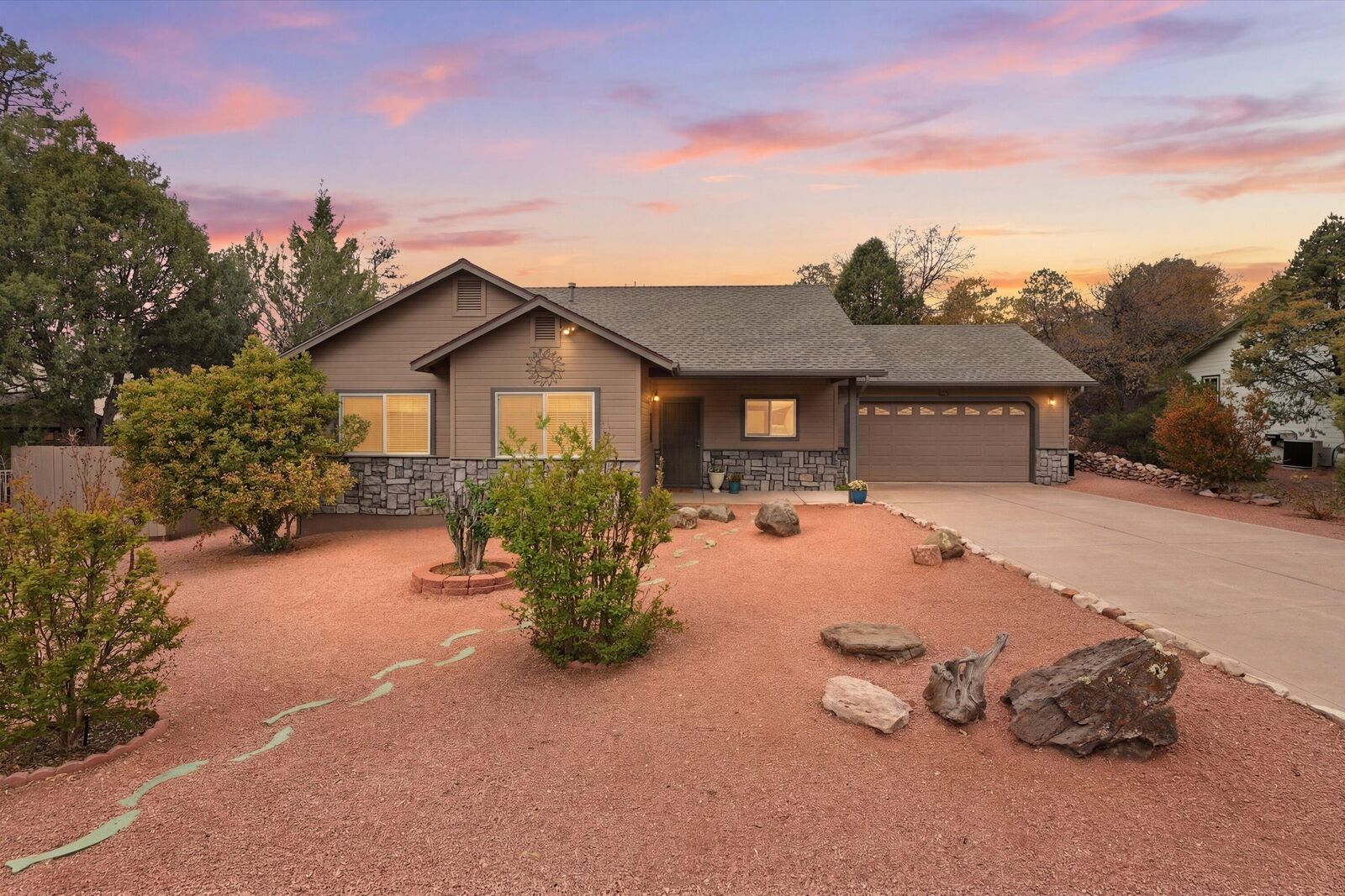 Property Photo:  502 N Prospector Circle  AZ 85541 