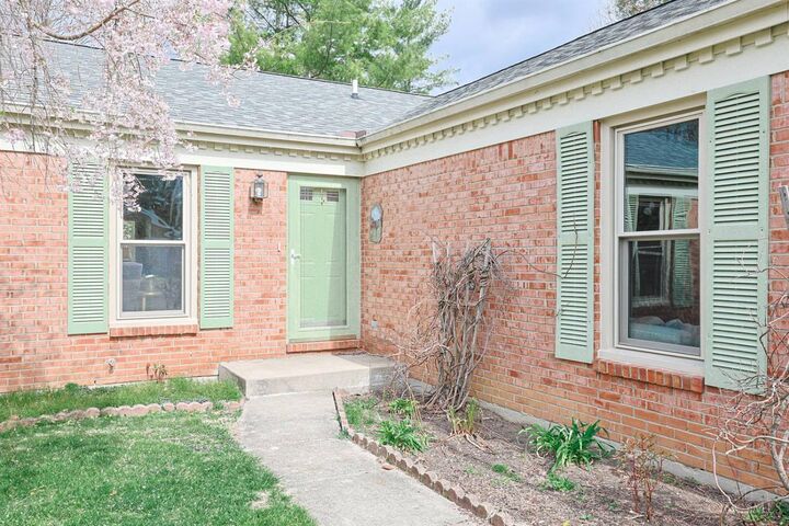 Property Photo:  1202 Meadow Knoll Court  OH 45103 