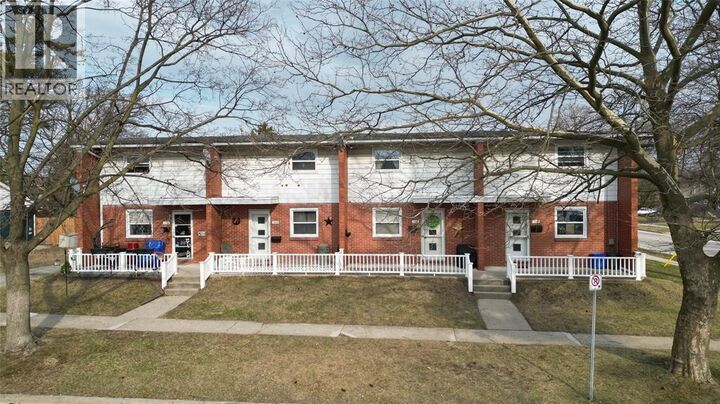 Property Photo: 1006 Kenwood Avenue ON N7V 3S3