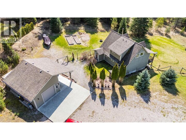 Photo de la propriété:  955 Cedar Brae Road  BC V1N 4R5 