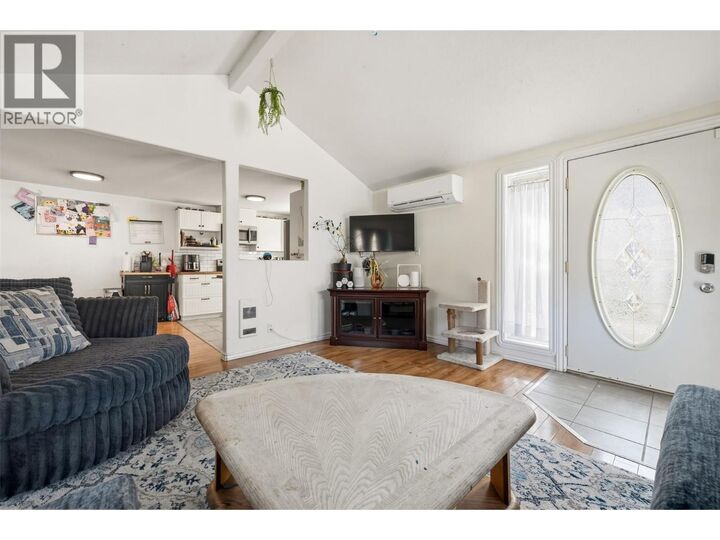Property Photo: 410 10th Avenue BC V0X 1N3