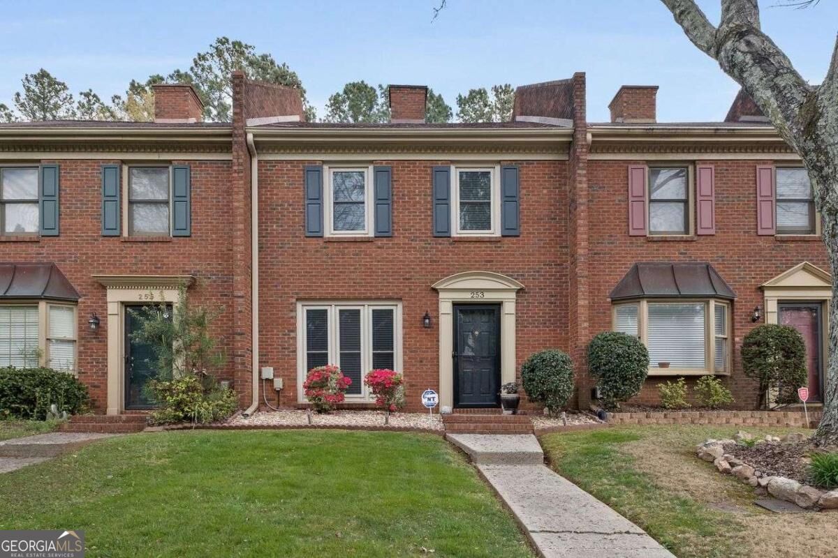 Property Photo: 253 Braxton Place GA 30084