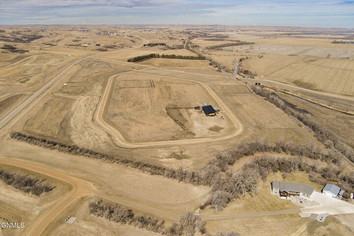Property Photo:  3515 Honey Lane  ND 58554 