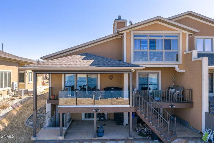 Property Photo:  924 Southport Loop  ND 58504 