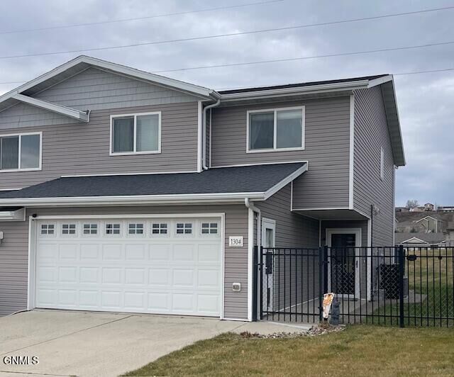 Property Photo: 1304 Sorrento Circle ND 58501