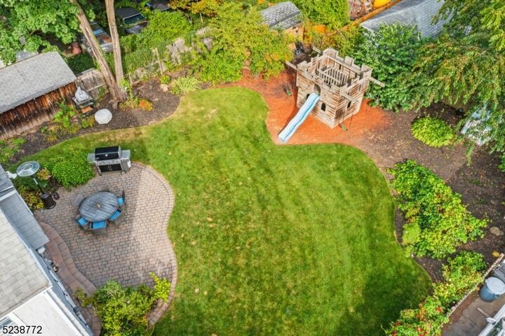 Property Photo:  424 Colonial Ave  NJ 07090 