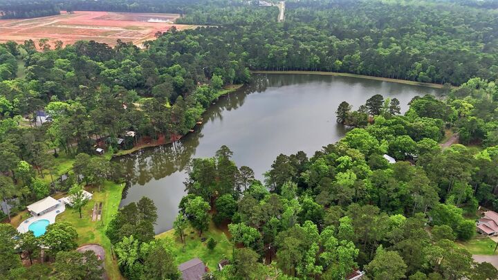 Property Photo: 6492 Bonanza Drive TX 77316