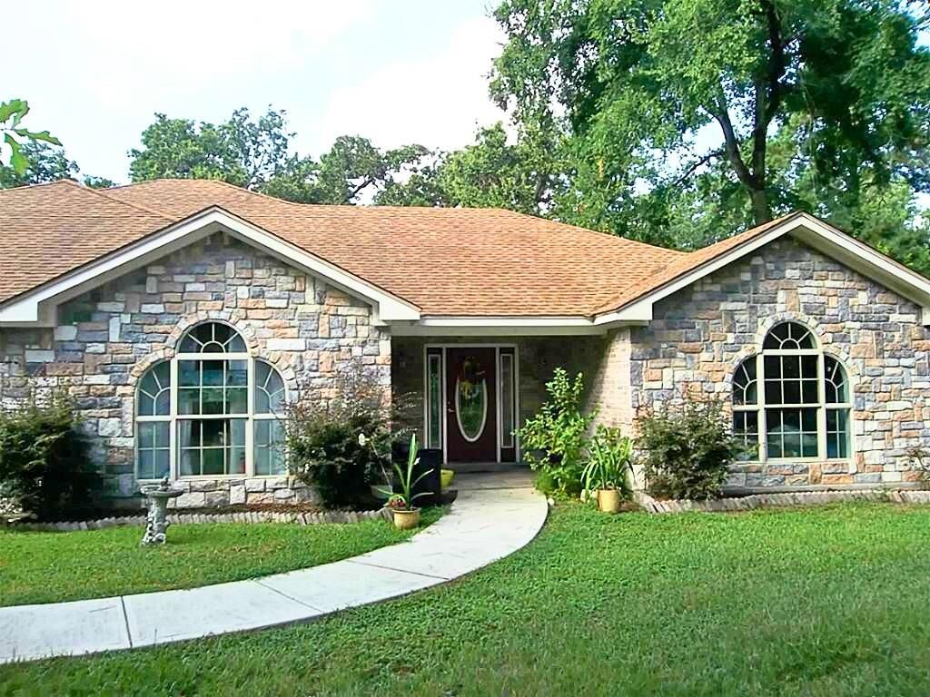 Property Photo: 23506 Saxon Way TX 77447