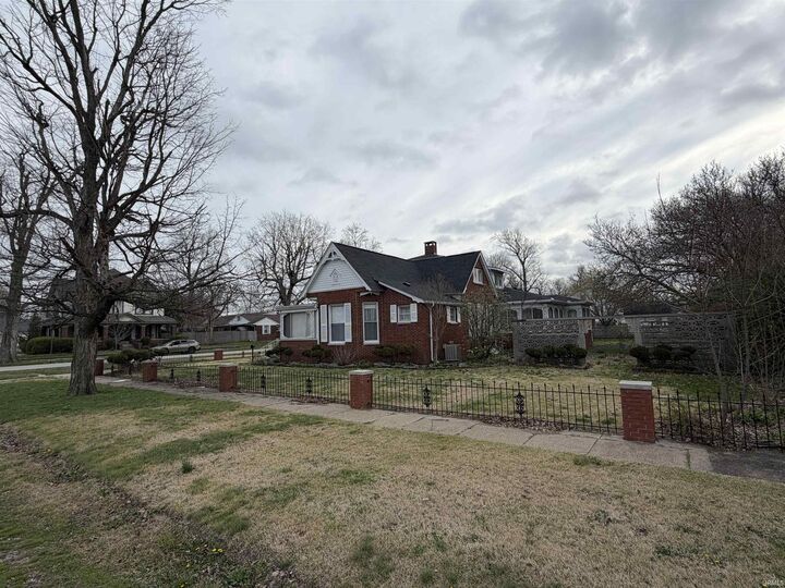 Property Photo:  27 N Edwards Street  IN 47471 