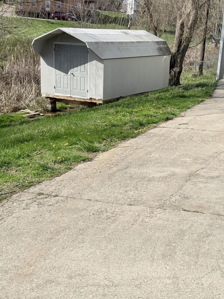 Property Photo:  206 Rookwood Court  KY 40475 