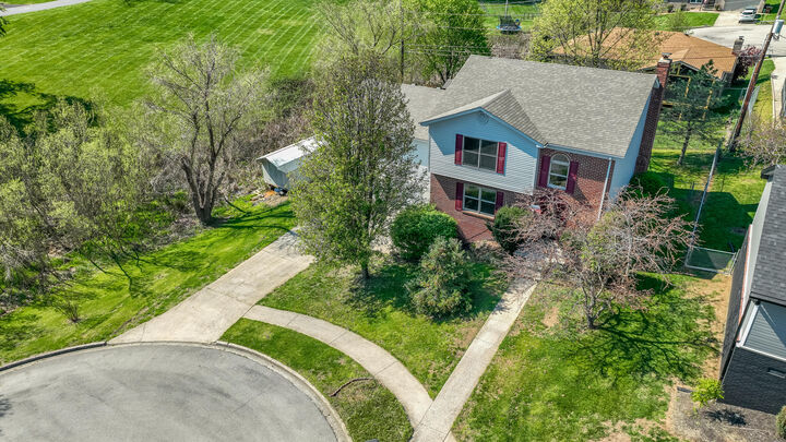 Property Photo:  206 Rookwood Court  KY 40475 