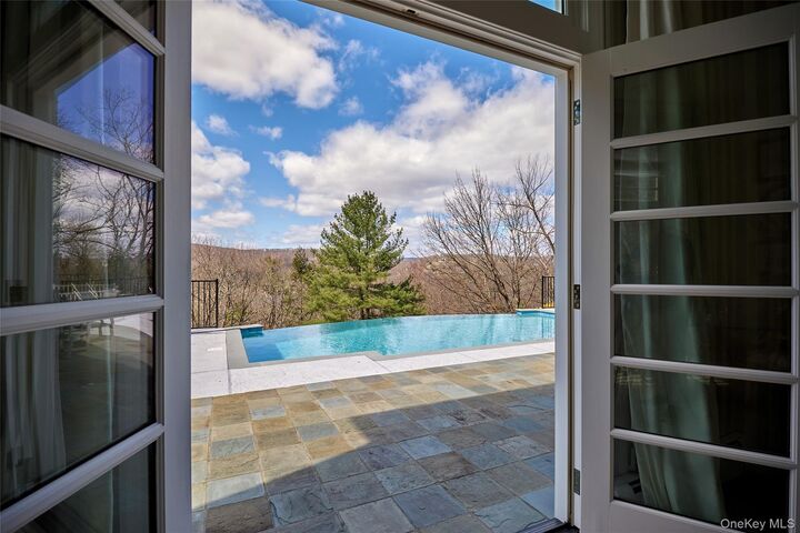 Property Photo:  94 Cliff Road  NY 10987 