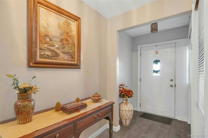 Property Photo:  561 Logan Avenue  NY 10465 