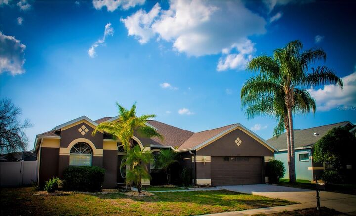 Property Photo:  7927 Roundelay Drive  FL 34654 