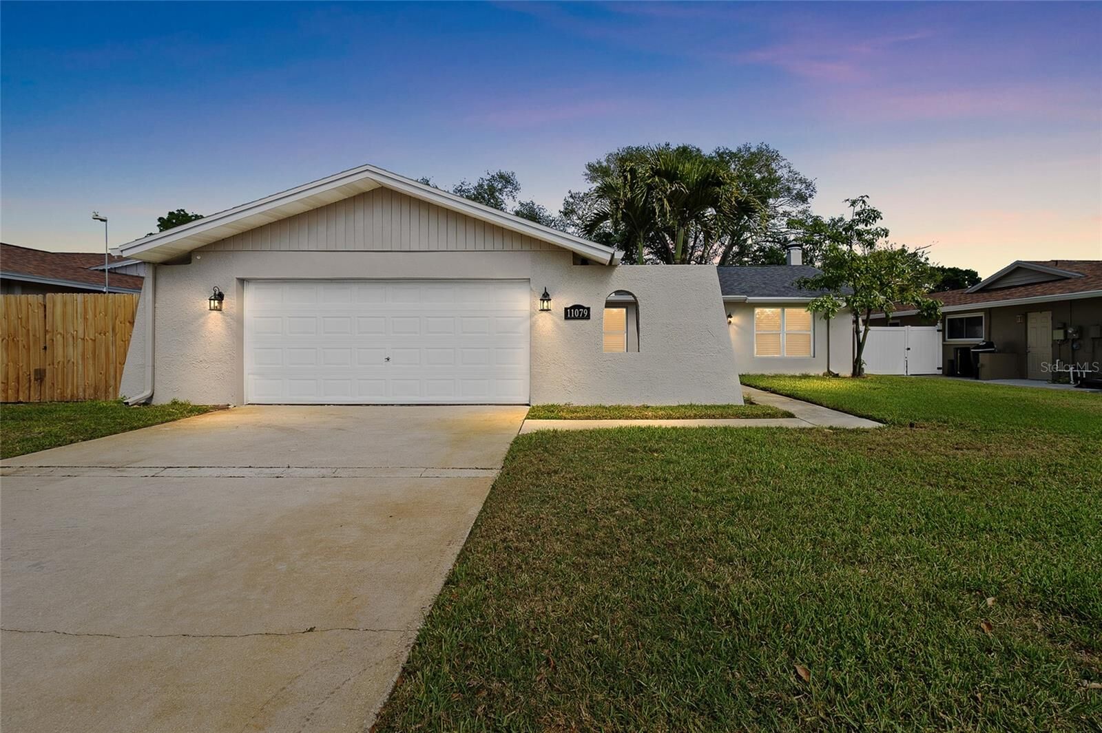 Property Photo:  11079 Bella Loma Drive  FL 33774 