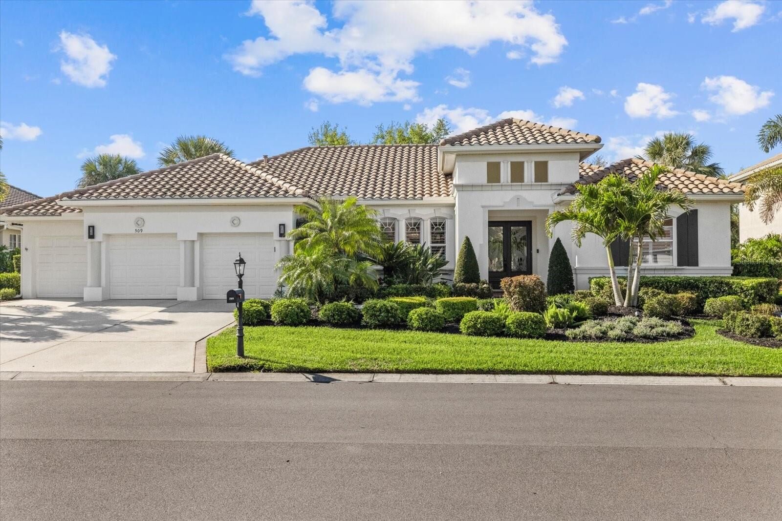 Property Photo:  509 Sand Crane Court  FL 34212 