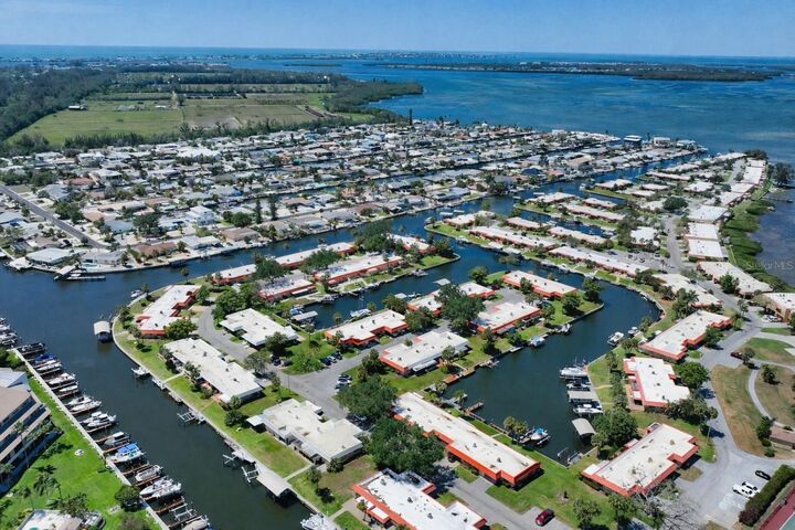 Property Photo:  9538 Azure Cove  FL 34210 