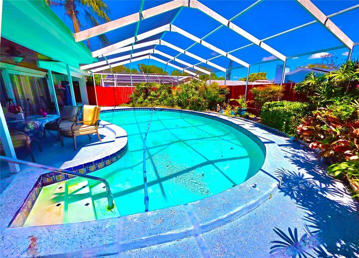 Property Photo:  805 S Keene Road  FL 33756 