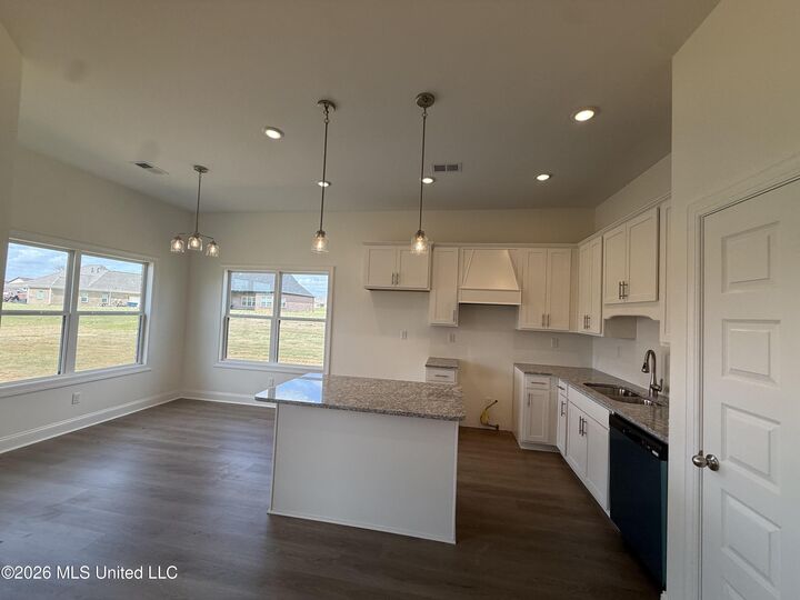 Property Photo:  7455 Newbury Drive  MS 38654 