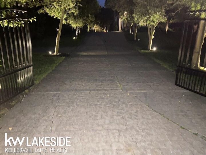 Property Photo: 6120 Evanswood Road MI 48085