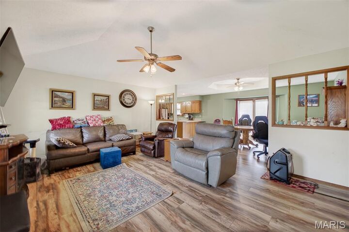 Property Photo: 206 Meadowmere Court MO 65536