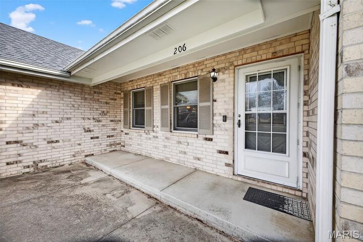 Property Photo:  206 Meadowmere Court  MO 65536 