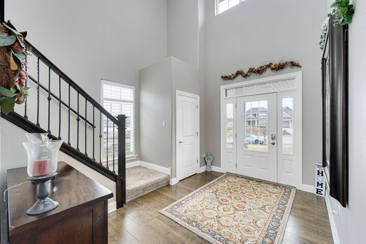 Property Photo:  W236n7272 Meadow Ct  WI 53089 