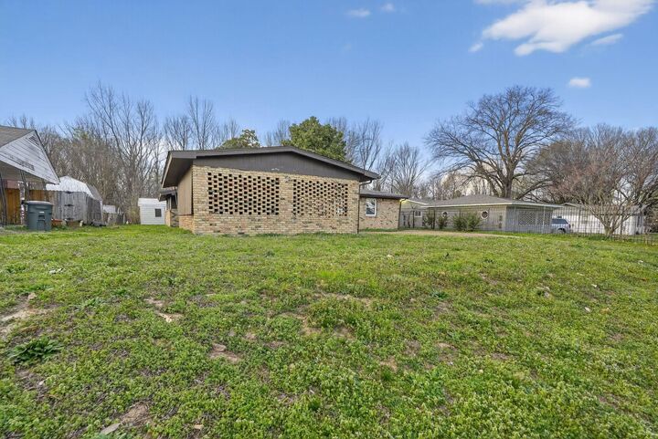 Property Photo:  4859 Ortie Dr  TN 38109 