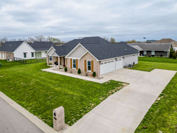 Property Photo:  1117 Early Bird Lane  IL 62959 