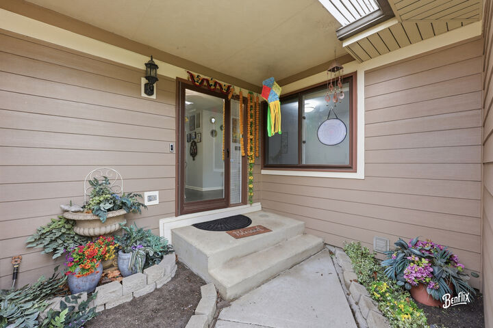 Property Photo:  400 Bluebird Lane  IL 60015 