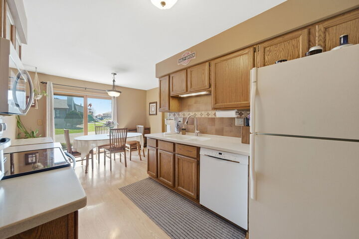 Property Photo:  1839 Kerrybrook Court -  IL 60178 
