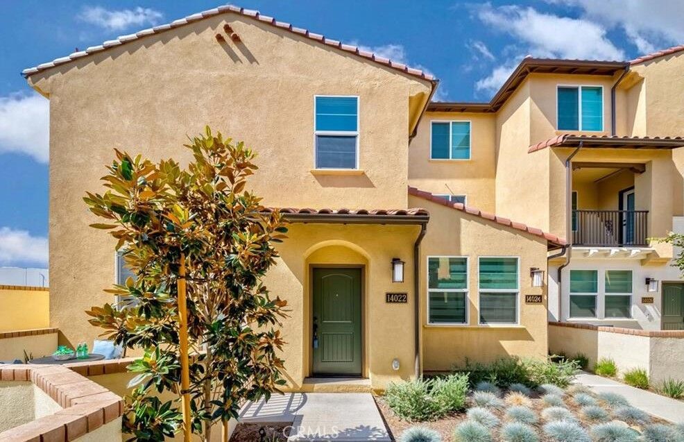 Property Photo:  14022 Bay  CA 90063 