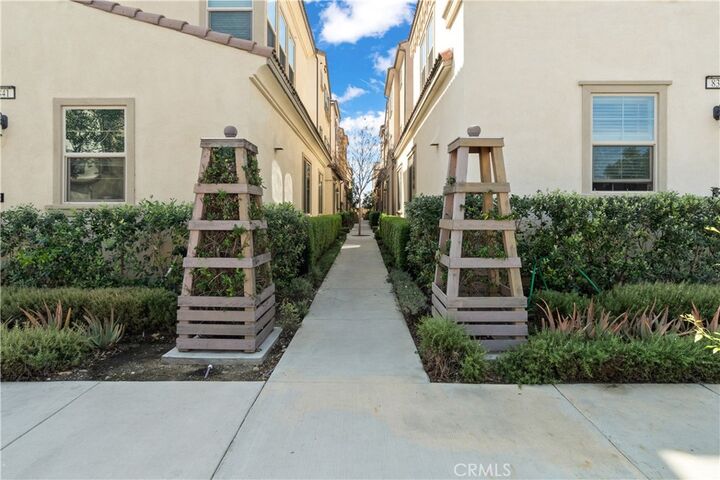 Property Photo:  822 Mandarin  CA 91786 