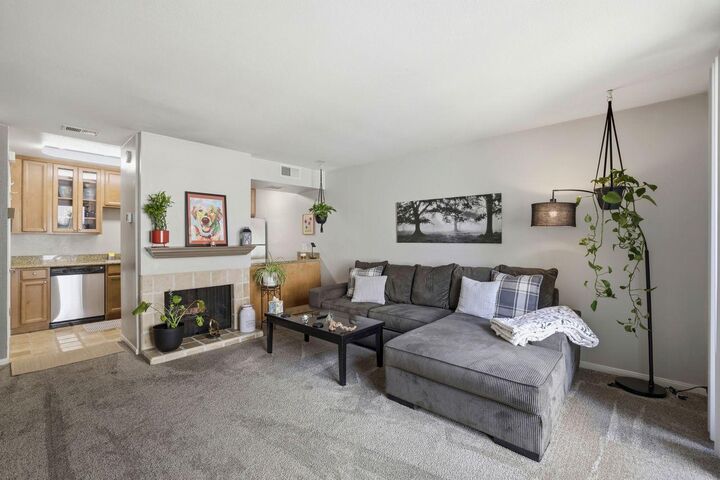 Property Photo:  516 Woodside Oaks 3  CA 95825 