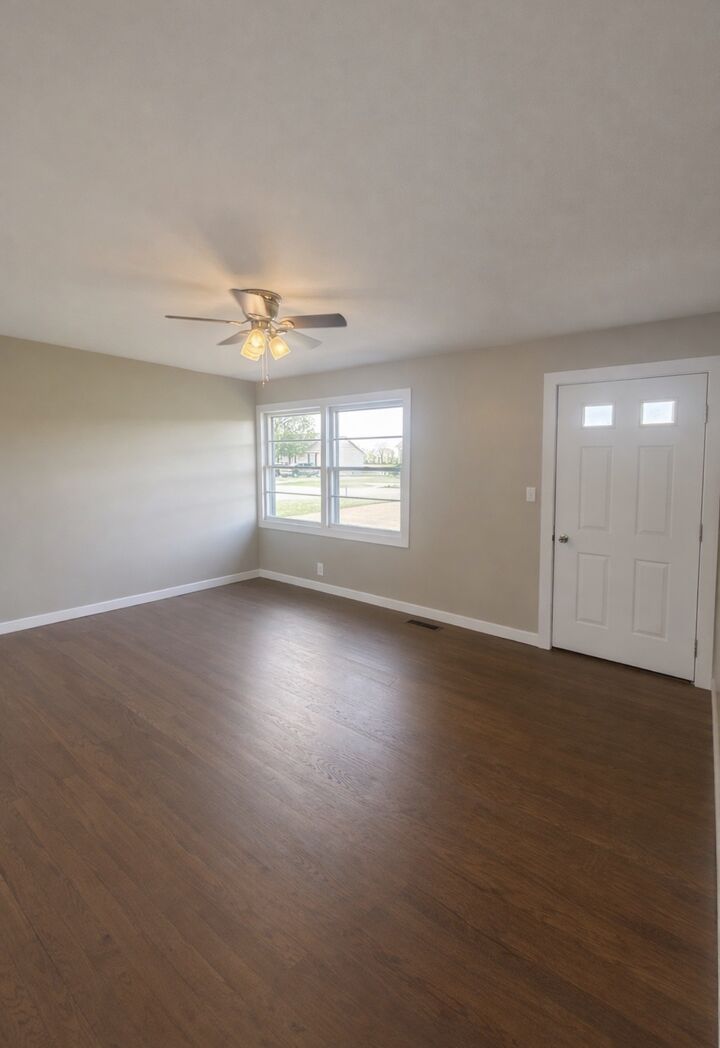 Property Photo: 615 Estes St TN 37166