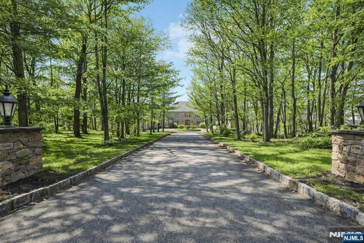 Property Photo:  29 Hilltop Road  NJ 07405 